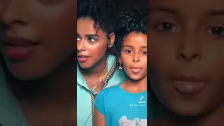 دول عايروني وقالولي يا أسمر اللون يا لالالي صحيح انا اسمر وكل البيض يحبوني يا لالالي 