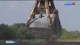 Из Омска в Тару отправят больше 40 тысяч тонн щебня по реке