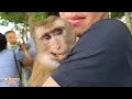 An unforgettable moment between dad and Monkey Kaka