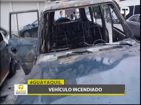 Vehículo incendiado