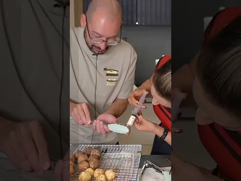 Making Timbits at home in Canada 👹🇨🇦🍩 DIY donut holes in my air fryer