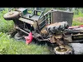 Download Lagu Agricultural vehicles transporting timber are quite dangerous when the vehicles overturn.