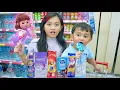 Download Lagu KERIBETAN SALSA JAJAN SATU WARNA 🍭 KARAKTER MERI DI FILM JUMBO