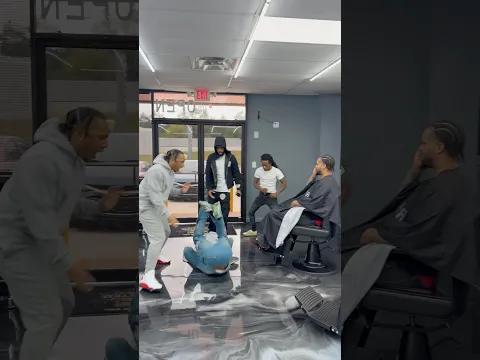 Tried To Get Free Haircut π€·π½ββοΈπ #SHORTS #REELS