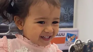 저희 한국이에요! 전시회 보다가 떡볶이 먹는 Live 생쇼🎤