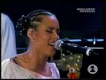 Alicia Keys - "Girlfriend" live at World AIDS day