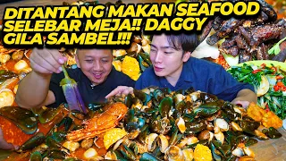 DITANTANG MAKAN SEAFOOD SELEBAR MEJA!! DAGGY GILA SAMBEL!!!