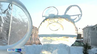 На улице Музейной установили ледяные скульптуры
