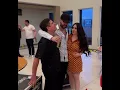 REMMY VALENZUELA complace serenata a un fan para su novia