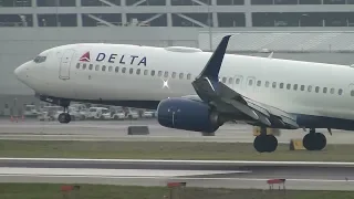 Delta Air Lines 737-900ER N838DN Landing Portland Airport PDX