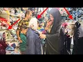 Download Lagu Nomadic family at the market: Saleh and Khadija's efforts to buy school supplies for their children