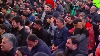 أنه    ار الرادود الكبير محمود كريمي بحرم الامام الرضا الان في اول مجلس عزاء له بعد أستس  هاد السيد  دندنها