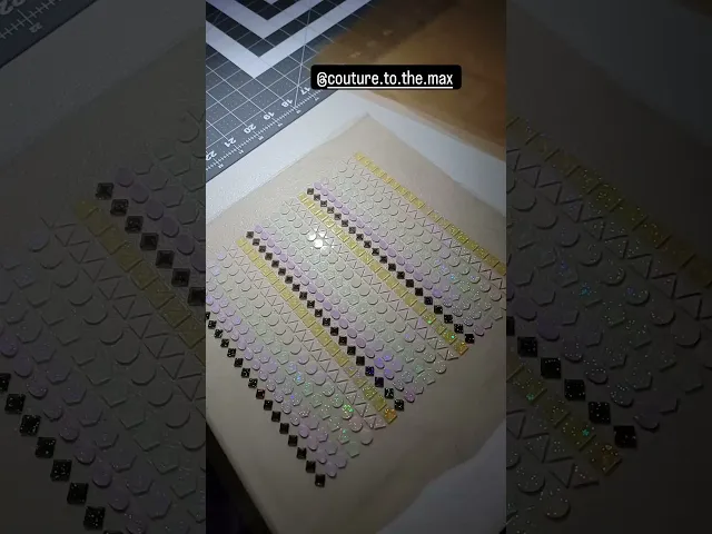 Geometric shapes pattern video thumbnail