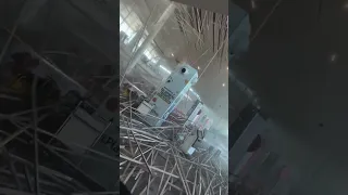 shows Moment a Ceiling Collapses during 7 4 Magnitude Eart uake that Strucked Columbia