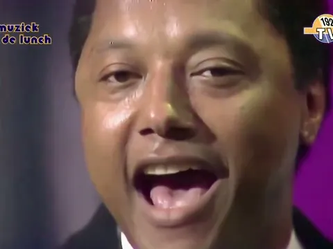 Download MP3 Labi Siffre - Something Inside So Strong (TV Performance)