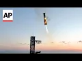 Lagu WATCH: SpaceX catches Starship rocket booster back at the launch pad
