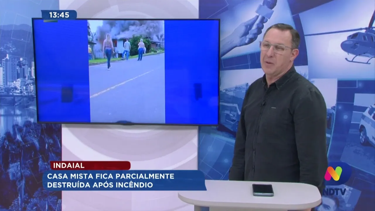 Indaial: casa fica parcialmente destruída após incêndio