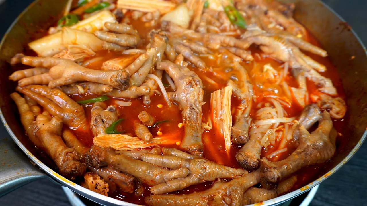 마라국물 닭발과 레몬 크림 새우