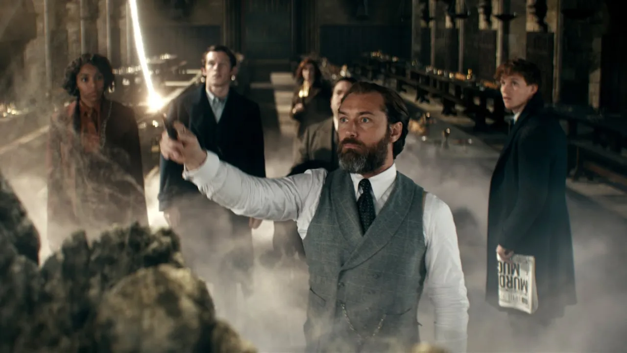 Zwiastun filmu Fantastyczne zwierzęta: Tajemnice Dumbledore’a online