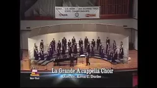 فرقة غناء امريكية تغني فوق النخل فوق 