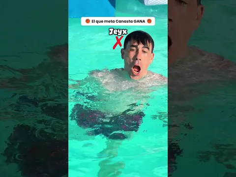 El que enceste en el tobogán gana 😎