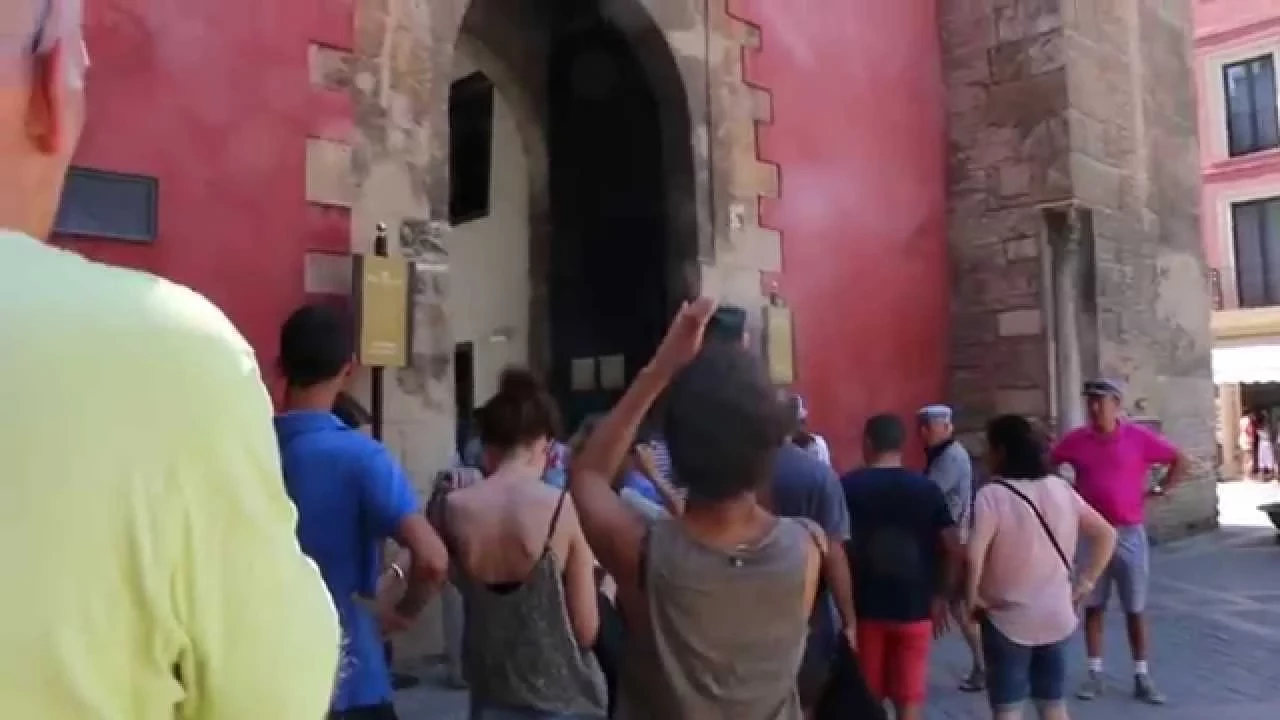 Alcazar Entrance and Tickets, Seville, Spain
