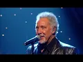 Tom Jones - Green Green Grass Of Home (Jools Annual Hootenanny 2009)
