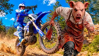PERSIGO A LOS PAYASOS ASESINOS CON UNA MOTOCROSS EN EL BOSQUE !!