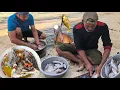 Lagu Dari Laut Langsung ke Panci! Nikmatnya Ikan Segar di Tepi Pantai | Catch \u0026 Cook