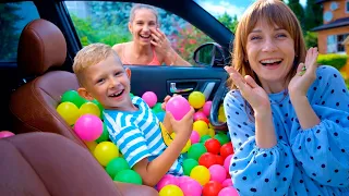 Giant Ball Pit Challenge! Dani & Jenny’s Colorful Pool Party Adventure