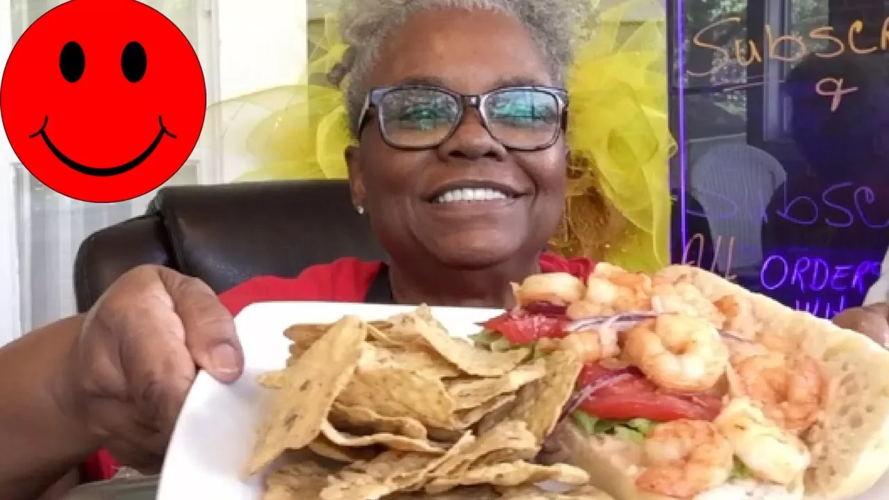 HOW TO MAKE SHRIMP PO' BOY SANDWICH