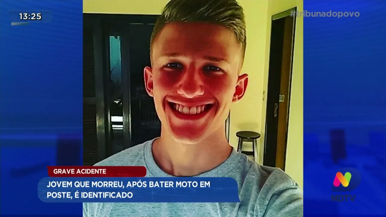Grave acidente: jovem que morreu após bater moto em poste é identificado