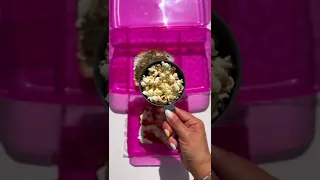 عملت لمنى لانش بكس الي ماما كانت تعمللي ياه بالمدرسة                            دندنها