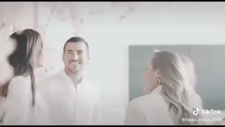 لو في دماغك افكار مجنونه   إليسا ملكه الاحساس فولو بقى دندنها