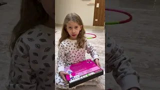 صفا فتحت علبة ميكاب جديدة ومميزة طار عقلا فيها    دندنها