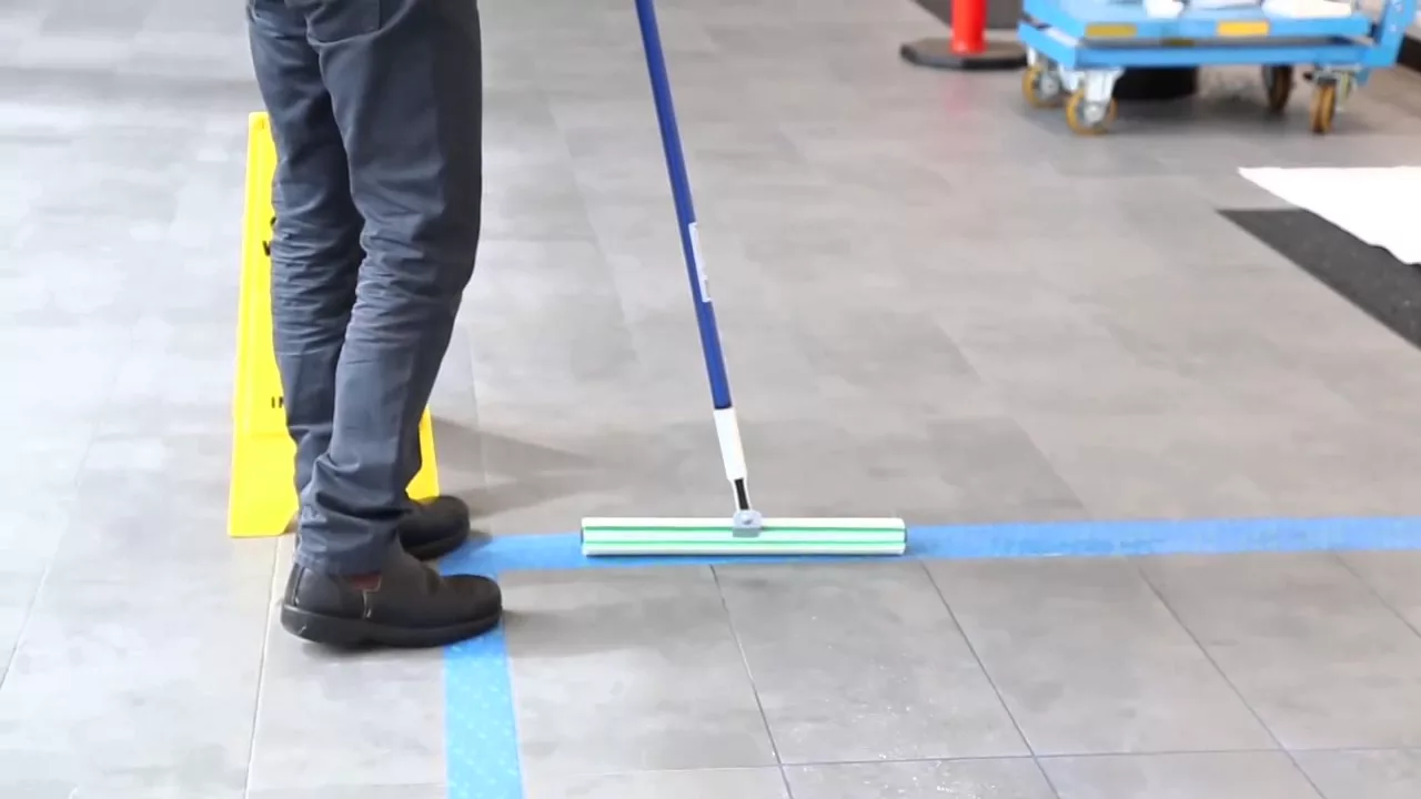 3M™ Safety-Walk™ 630-B and 610 install demo. 