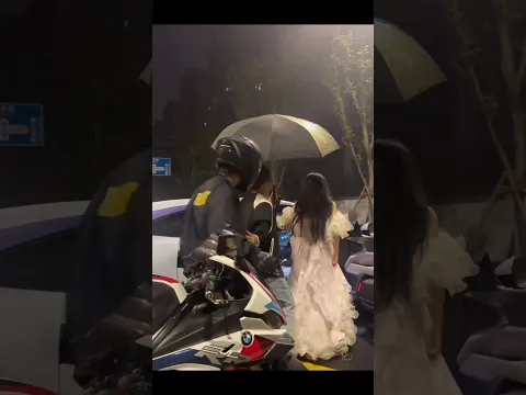 😱🥹Pranking his girlfriend proved costly for a bike rider.