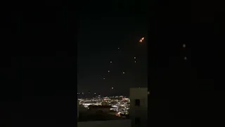 موجة صواريخ باليستيه قادمة من ايران تضرب العمق الاسرائيلي مباشر سماء عمان فلسطين حرة Gaza ايران 