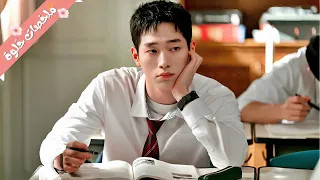 عميل سري وسيم بيتنكر كإنه طالب علشان يفضح فساد المدرسة بس المفاجأة بيقع في حب م در سته ملخص مسلسل 