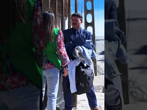 Su esposa sin dinero y él consentía a su amante
