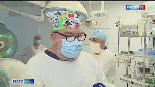 Омские хирурги совместно с московскими провели мастер-класс для своих коллег из регионов Сибири