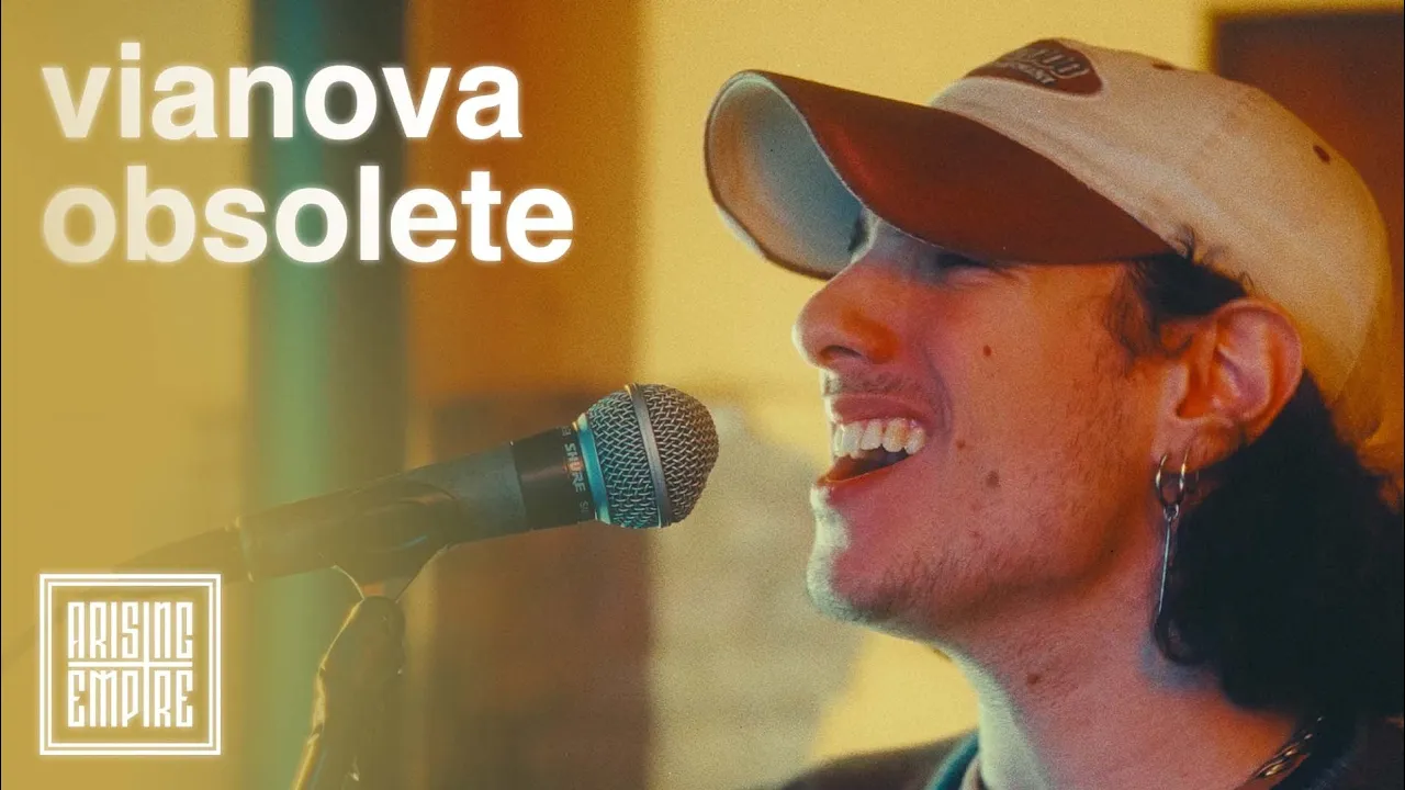 VIANOVA - Obsolete (OFFICIAL VIDEO) VIANOVA - Obsolete (OFFICIAL VIDEO)