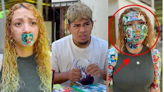 Se cubrio todo el cuerpo con los cromos del mundial y no creeras que sucedio | Adriano Reflexiones