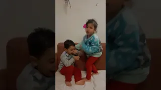 ضحكة البراءة هنا وأحمد على أغنية أكلك منين يا بطة اطفال تيك توك براءة الاطفال ذكريات الطفولة 