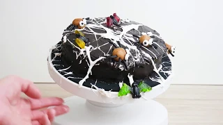 Thank you so much for watching, you can find the full tutorials for all the Halloween cakes shown in. 