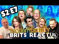 Download Lagu British Guys HILARIOUS Modern Family Reaction | Season 2 Episode 7 (Chirp)