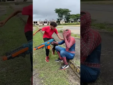 VIENEN CORRIENDO LOS SUPERHÉROES ATACALOS