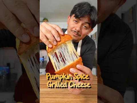 nothing says cozy like a warm, toasty, pumpkin spice GRILLED CHEESE! #Sargentoambassador