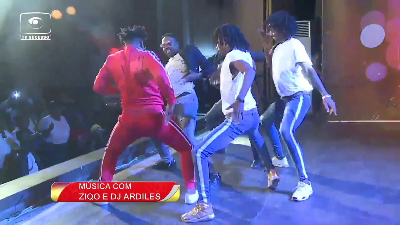 ZICO E ARDILES RECORDAM GRANDE HIT  NO MOÇAMBIQUE EM CONCERTO