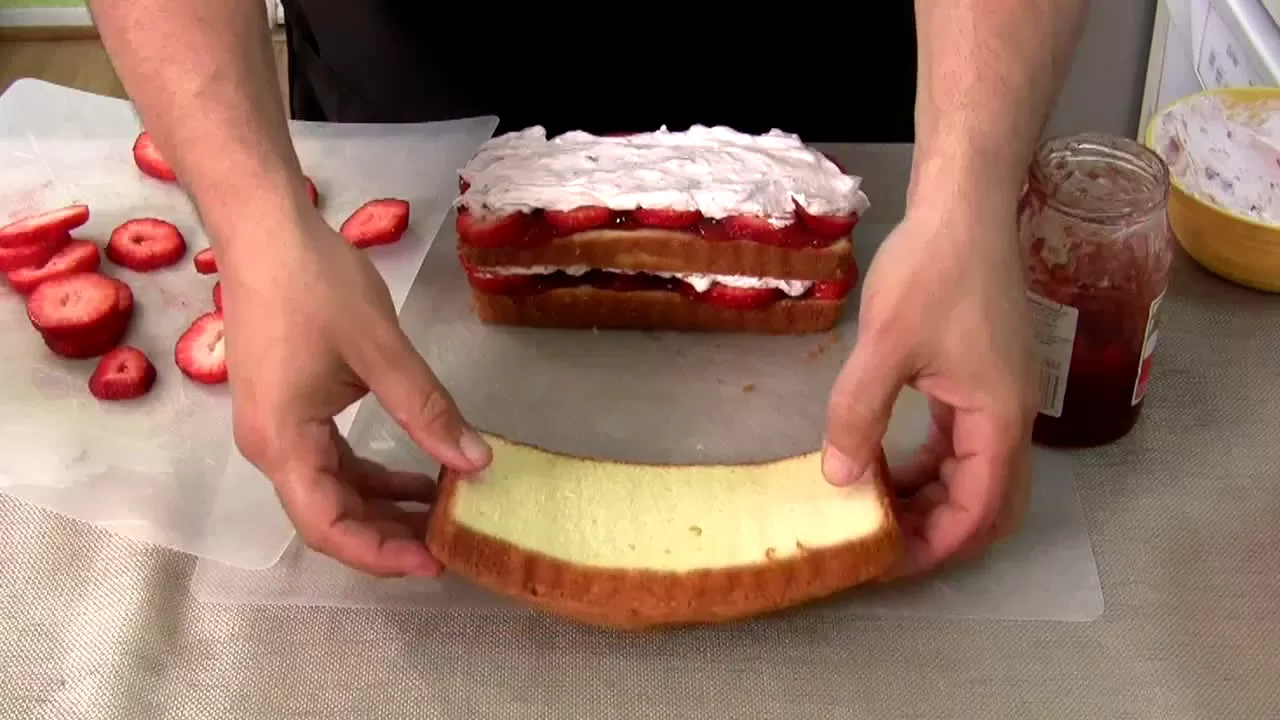 Lazy Man's Strawberry Cream Cake